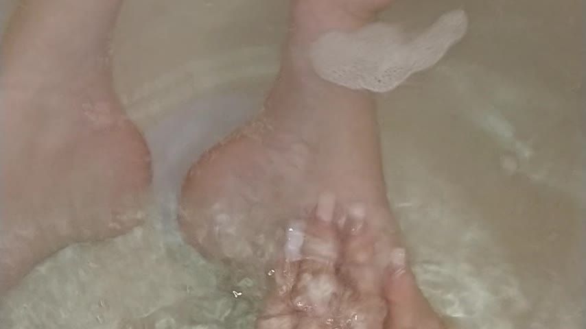 Foot and pussy bath