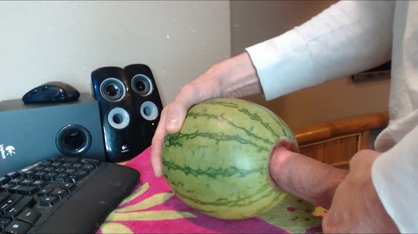 Spliting baby watermelon with dick