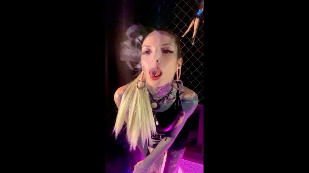 Smoking fetish and exhibitionism at the window