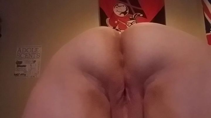 PAWG shakes huge ass and rides vibrator