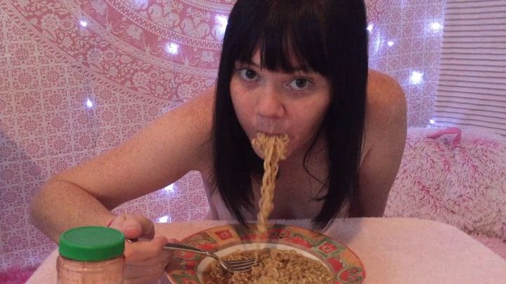 Mukbang: Spicy Noodles for Breakfast