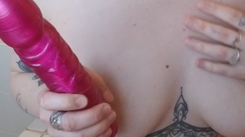 Teen Fucks her Pussy with Huge Dildo