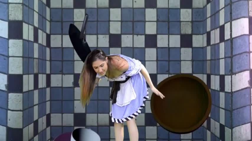 Alice in wonderland xxx version!1