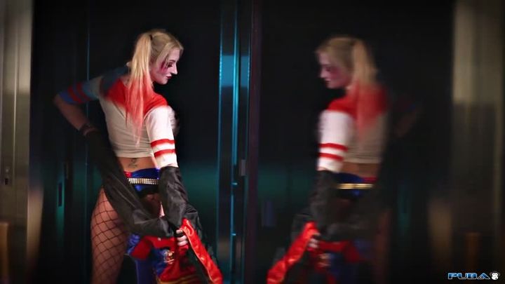 Harley Quinn Takes BBC Up Her Ass