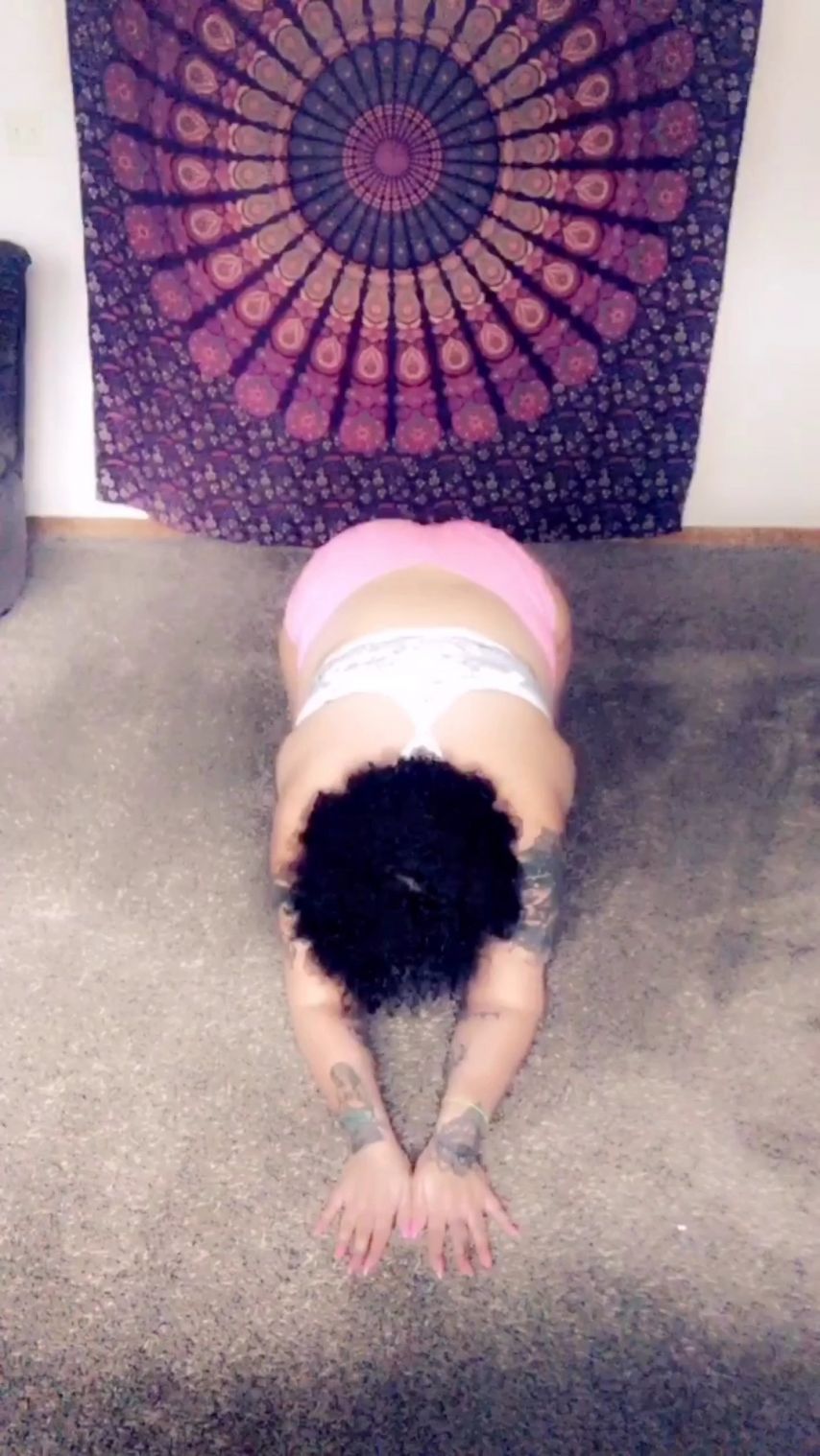 BBW Toke and Yoga and squats snap show