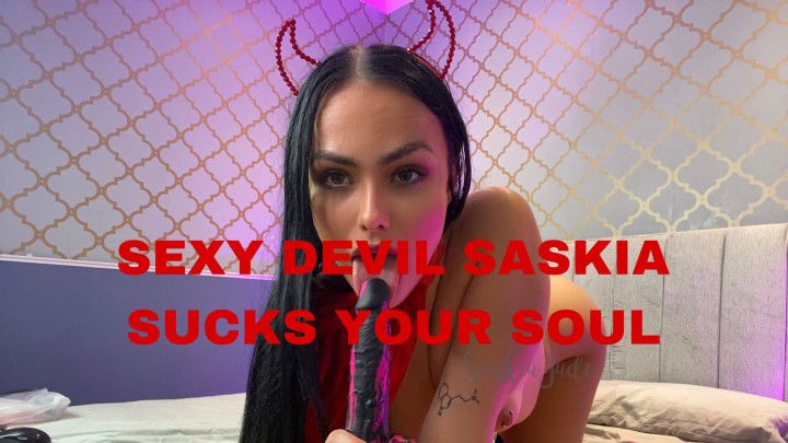Sexy Devil Saskia Sloppy Blowjob
