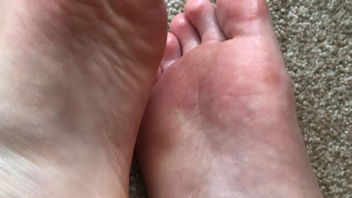Massaging my cute feet