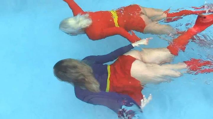 Supergirl vs Stargirl Underwater