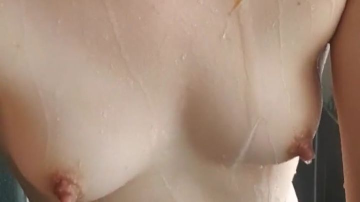 Shower play - small tits plus squirt