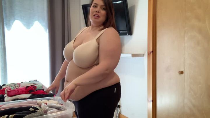 BBW doesn't fit in set clothes