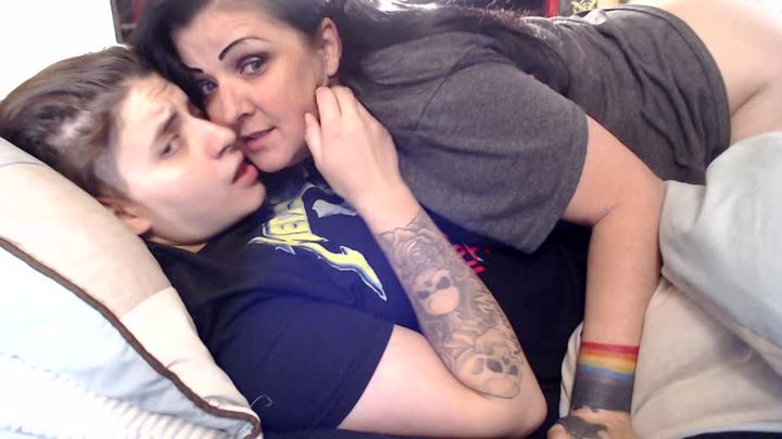 Real Lesbian Couple Tongue Kissing