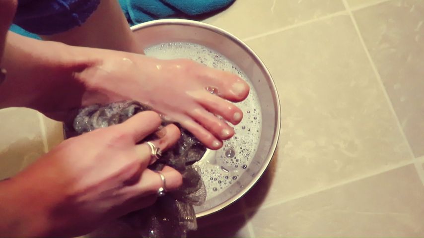 Washing My Feet and Toes