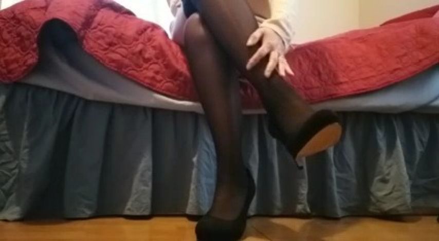 Worship my perfect Asian legs and feet