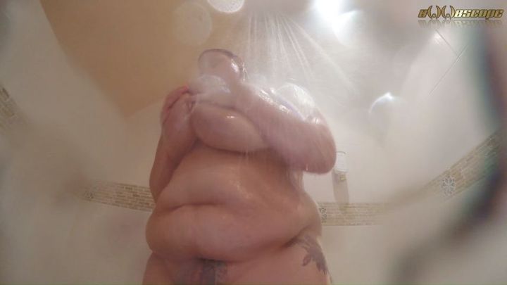 Kathie Kups - Takes a Shower - HD