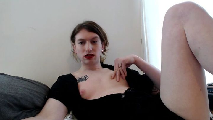 Shy Trans Girl Jerks Off With Hitachi