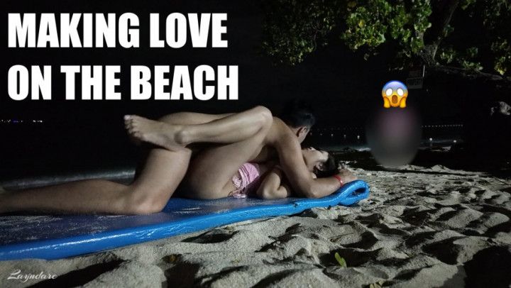 Hot Couple Has Wild Sex On the Beach
