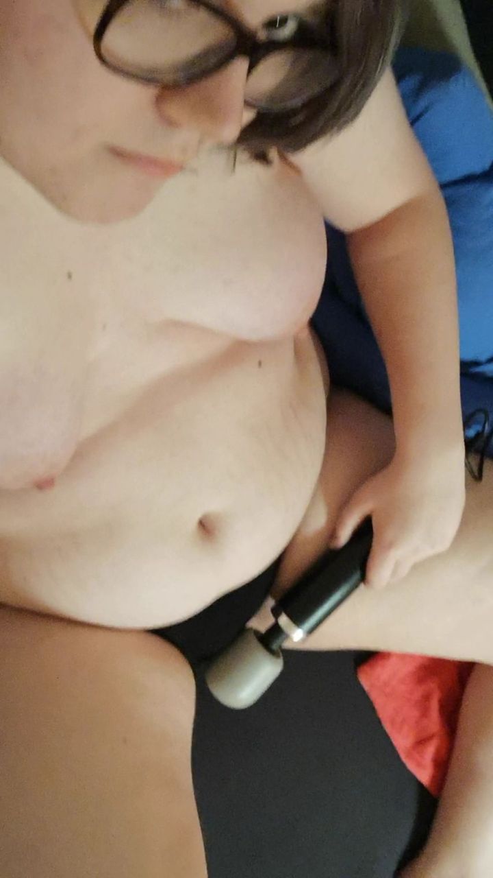 Chubby Trans chick vibes her small dick