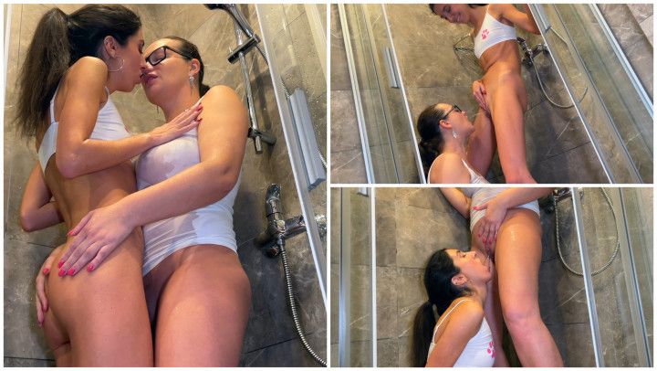 Stepmother and her stepdaughter piss in each other's mouths