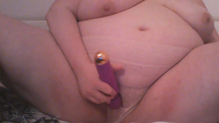 Cumming hard with my dildo n magic wand