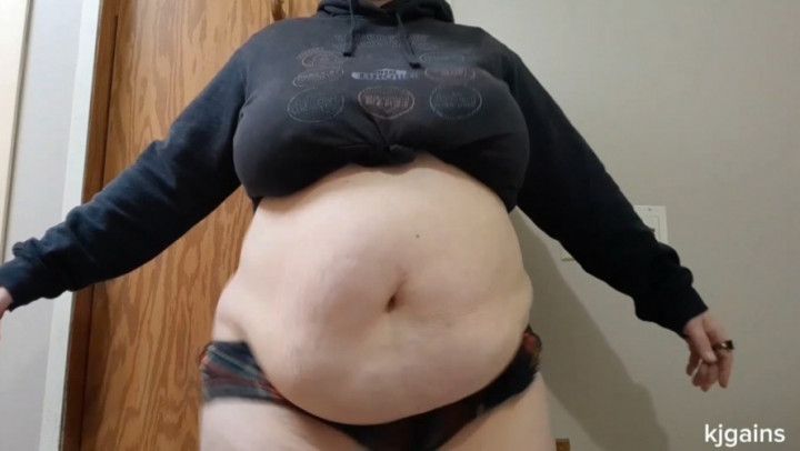 Custom Belly Jiggles and Show Off