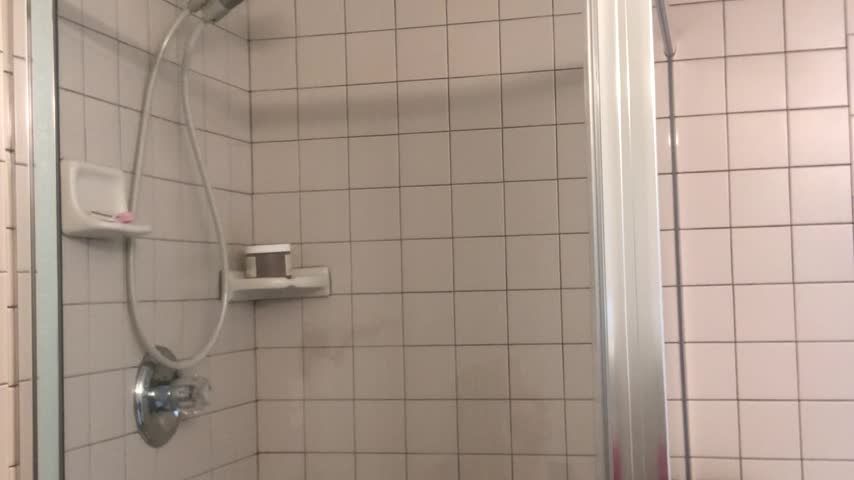 Peeing &amp; Shower