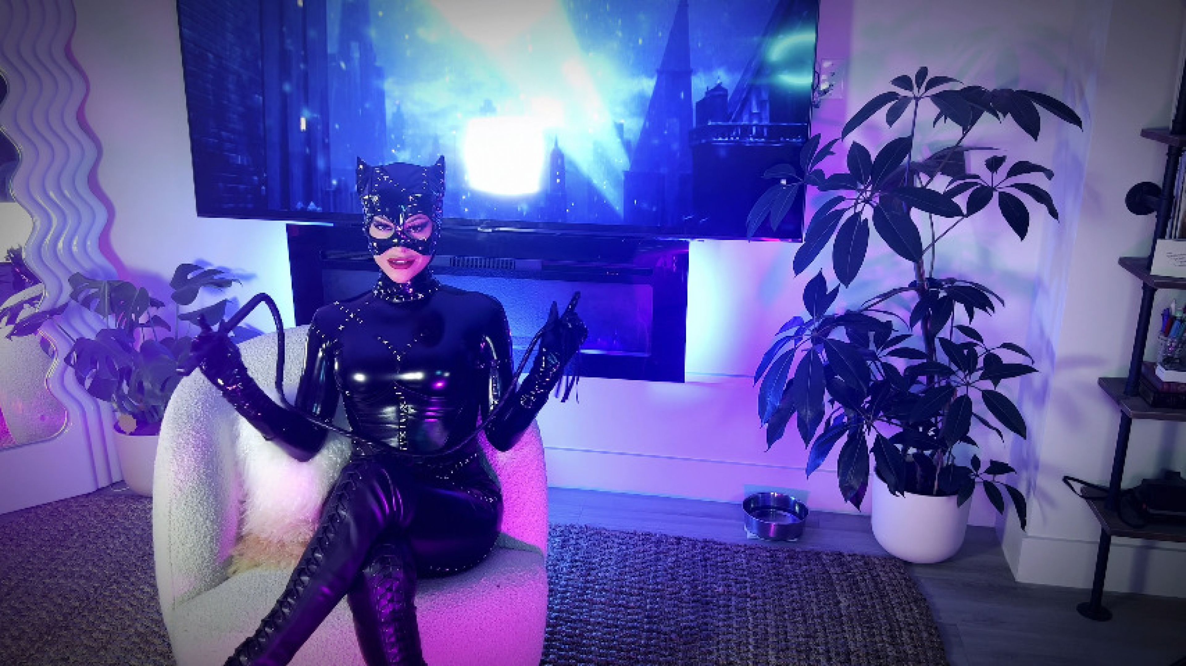 Catwoman TOPS Batman