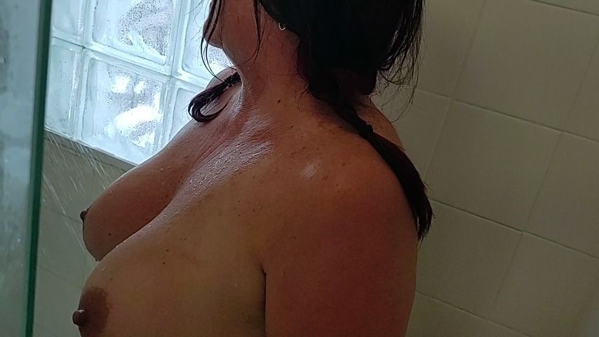 Hot Gilf Takes A Shower