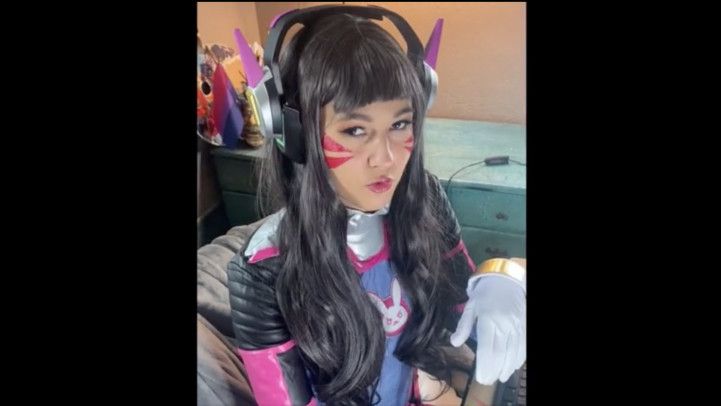 Gassy Dva uses you as her gaming chair