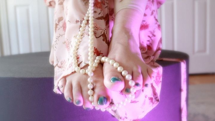 Naked Feet Pearl Necklace