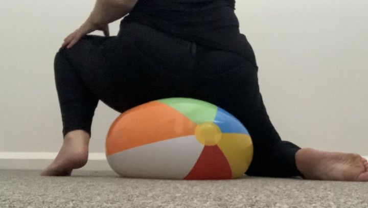 Beachball sit and bounce to pop