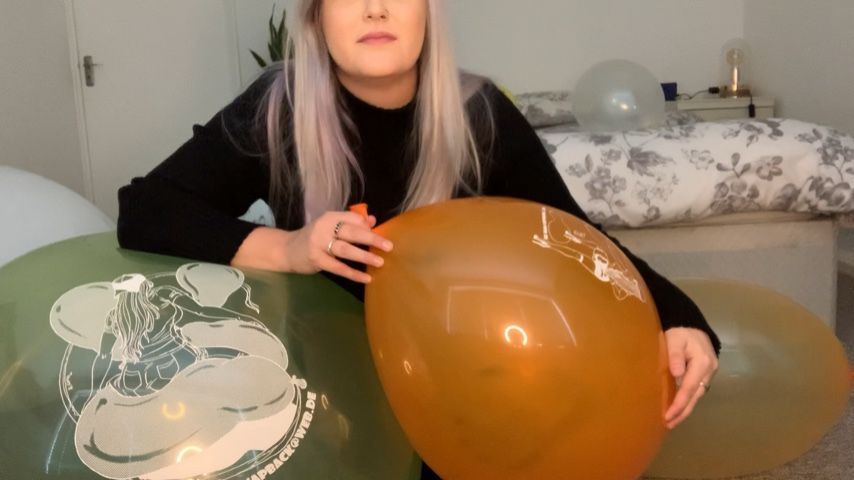 Blowing huge balloon bouncing on a GL