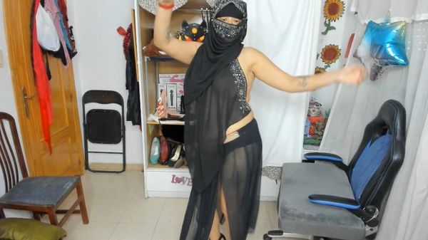 DIRTY MUSLIM DANCING WITH BURQA HD