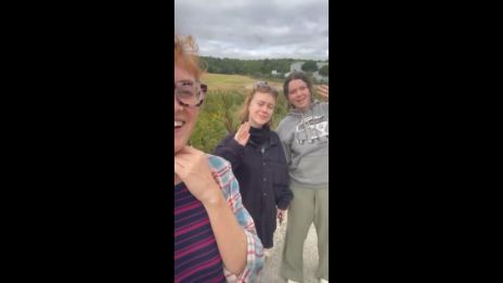 3 Girls Desperate Pee on the Side of the Road
