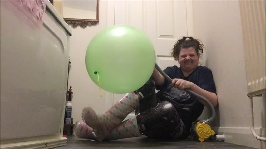 Arikajira Green Balloon Burst Fetish BBW