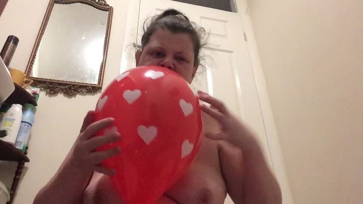 Arikajira Valentines Day Balloon Crush 2