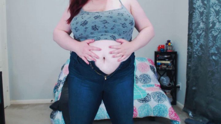 BBW Squeezing Into Jeans
