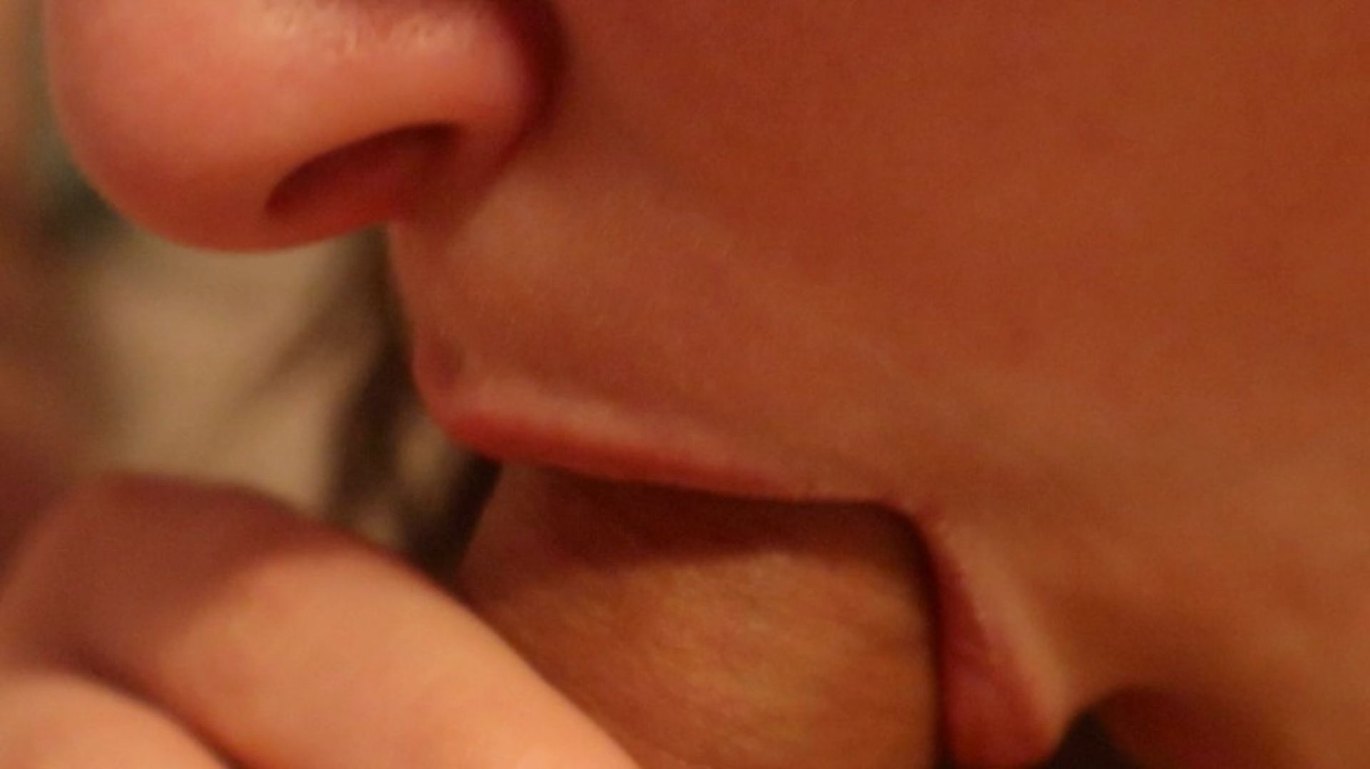 Close up blowjob without using a condom