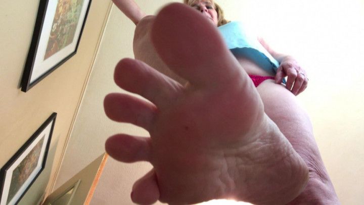 Stomping Giantess Big Foot comes down on