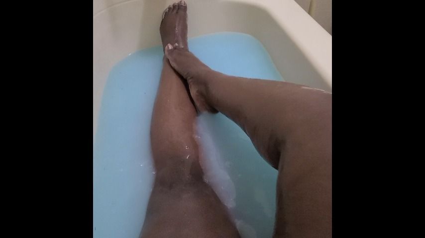 Milk Bath feet play