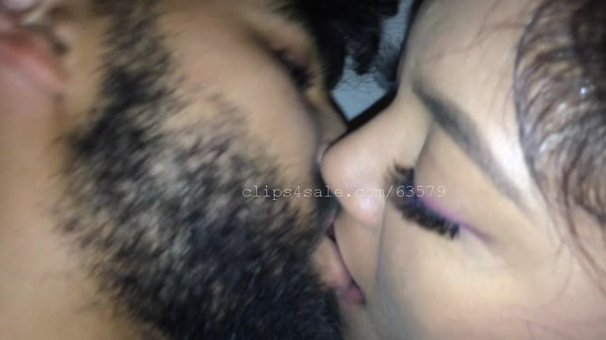 Jonathan and Daniela Kissing Video 4