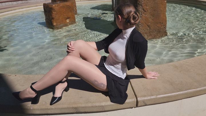 Secretary in the fountain
