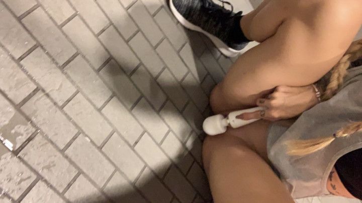 anal play &amp; squirting at the gym