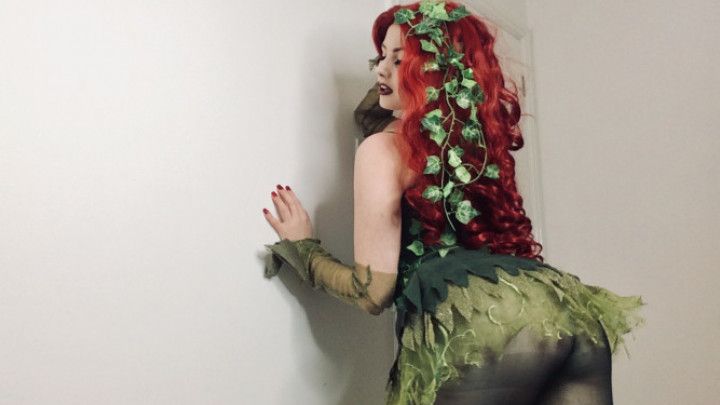 Poison Ivy Sexy Strip Off
