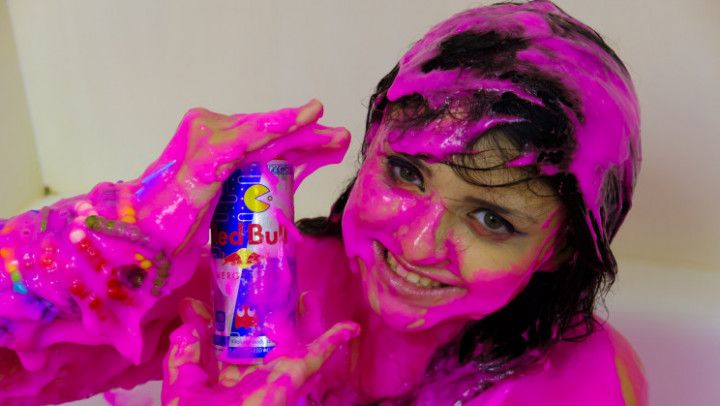 Leda Uses Slime Foam and a Red Bull Can