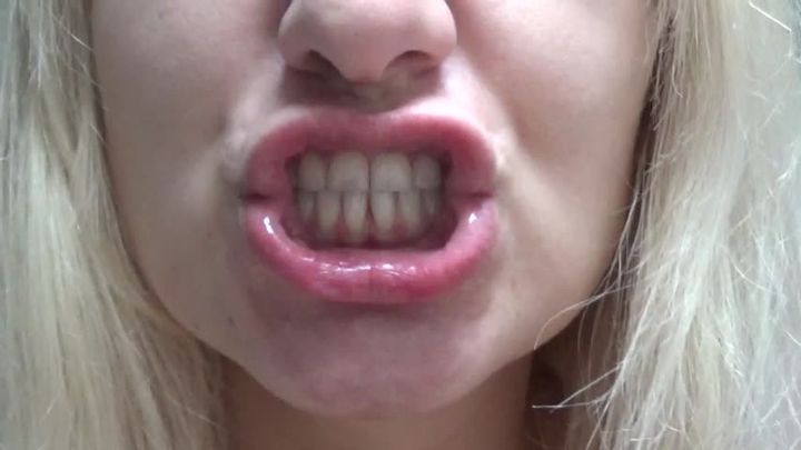 Pucker lips
