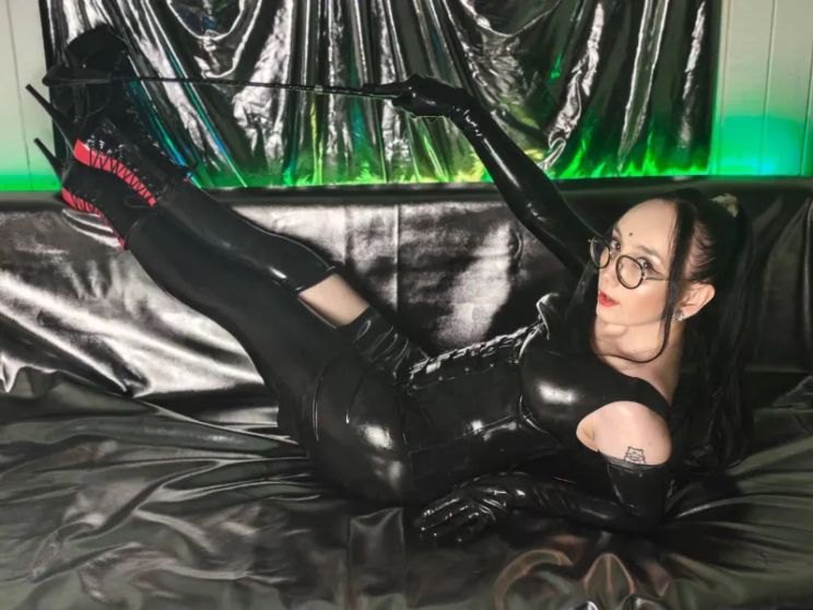 Jinhee_Noir session image