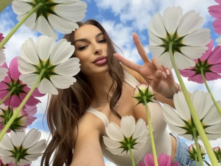 KylieV session image