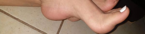 Videogames & feet show image