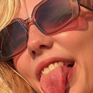 Anikswtx's Profile - Vids, Pics & More | ManyVids - ManyVids