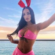 Claudia Bavel x avatar